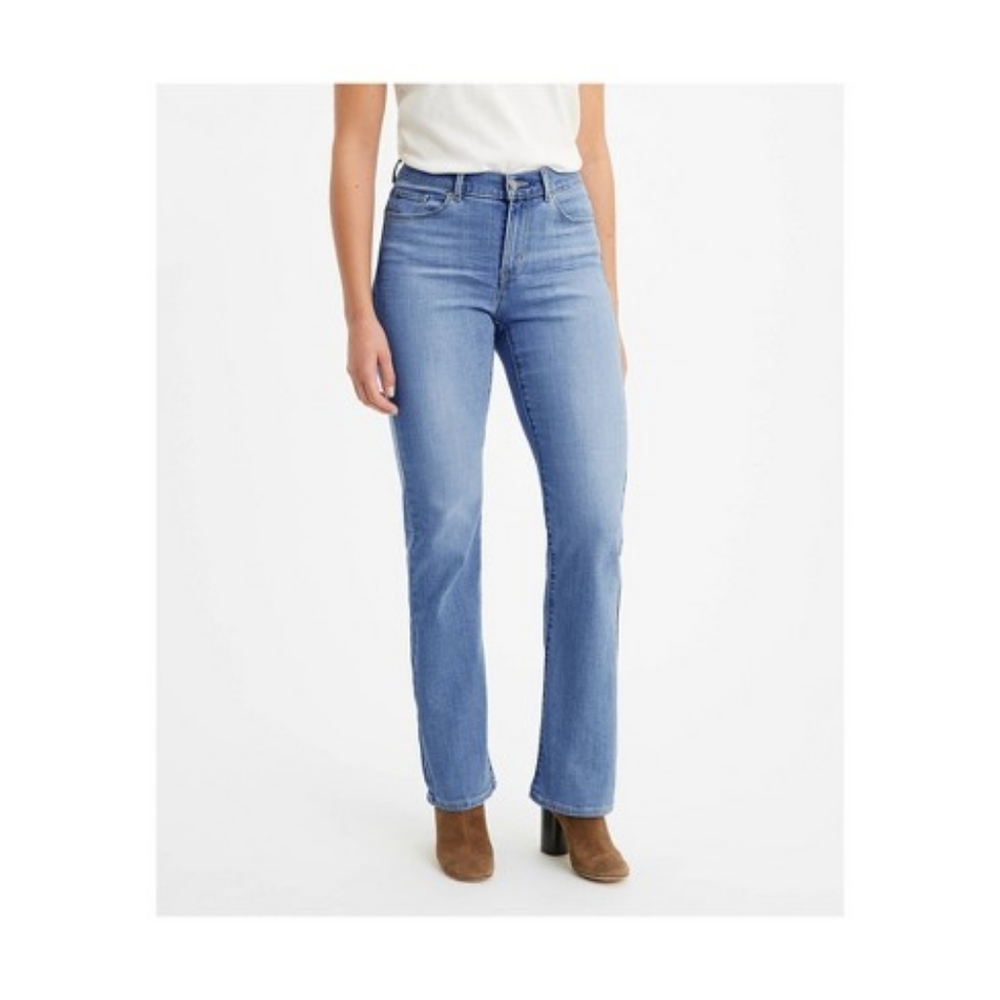 NWT Levis Mid Rise Classic Bootcut Jean 8 short